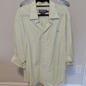 Vineyard Vines button down dress shirt
